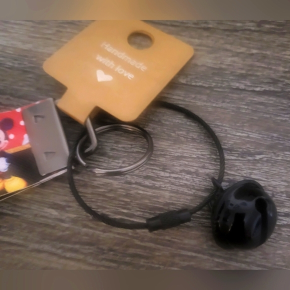 Mickey Mouse Key Fob 🎉2/$30🎉 - Picture 3 of 8